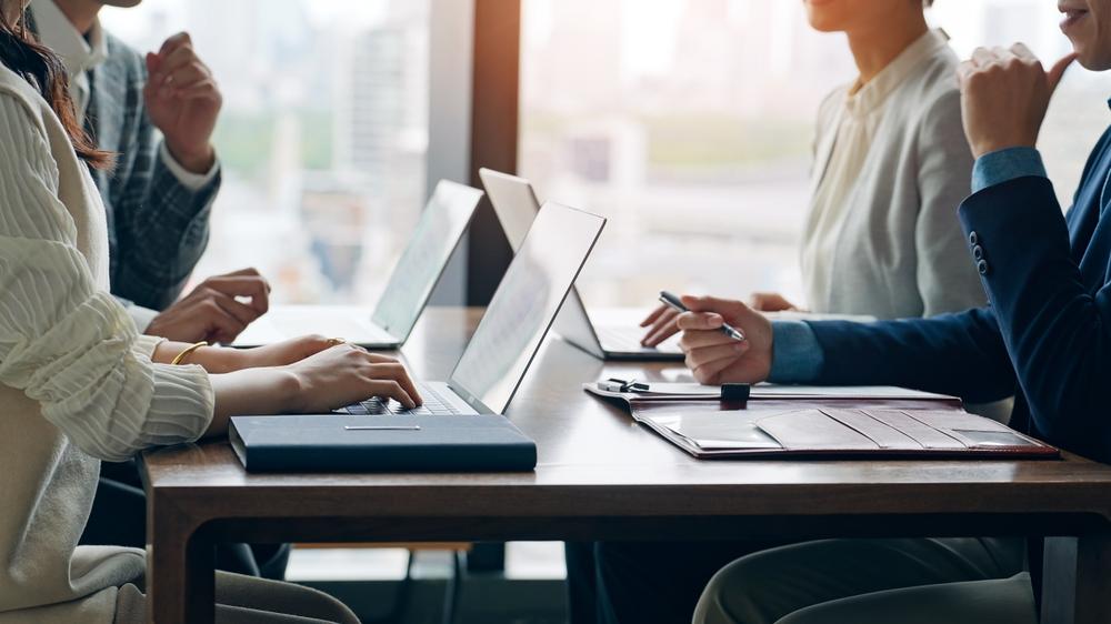 Store Network Expansion and Omni-Channel Initiatives Underpin SUL Outlook