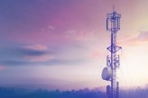 Two Income Stocks from Communication Industry in the Buy Zone – BCE and RCI.B