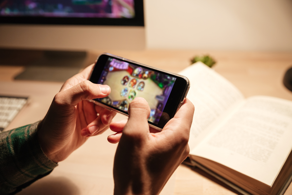 Speculative Bets on These NASDAQ-Listed Entertainment Stocks – GRVY, CURI