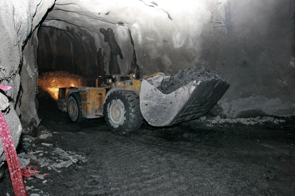 One Mid-Cap Basic Materials Stock to Hold – LUN