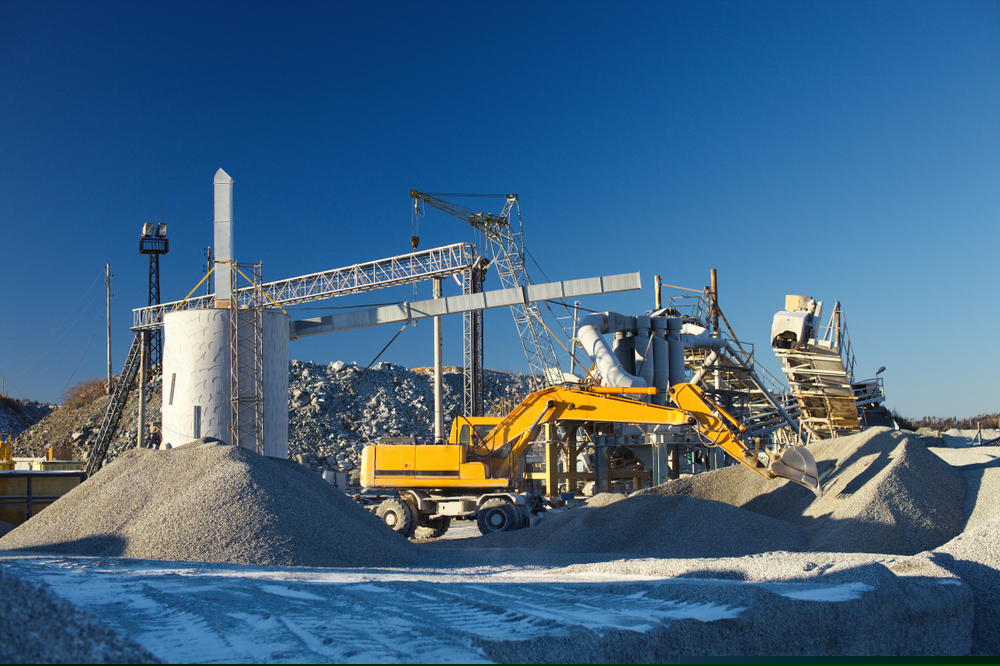 One Mid-Cap Basic Material stock to Buy – LUN