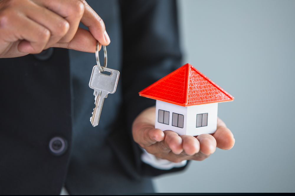 One Mid-Cap Real Estate stock to Book Profit on – SMU.UN