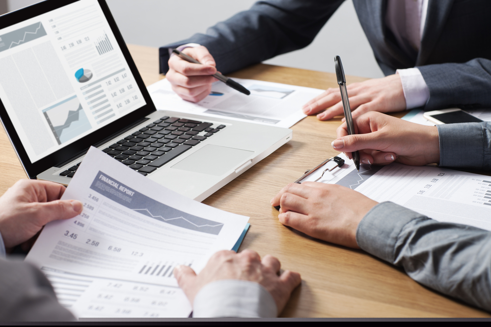 One Mid-Cap Asset Management stock to Book Profit  – IGM