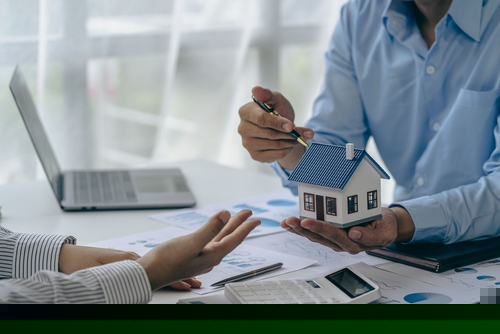 Business Insights on One Real Estate Stock – CIGI