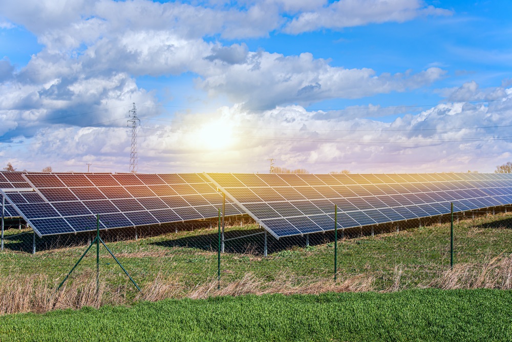 Watch Out For One NASDAQ- Listed Renewable Energy Equipment Stock– Sunrun Inc