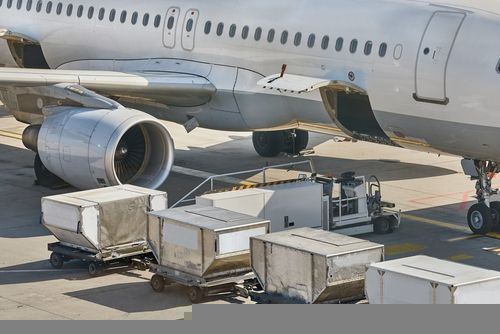 One Airline Stock Trading Near Resistance Levels - DAL