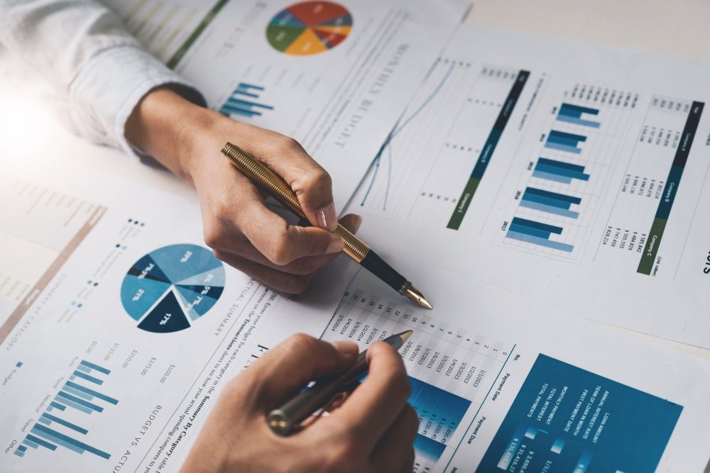 One NASDAQ - Listed Trading Platform Stock at Resistance Levels: Coinbase Global Inc