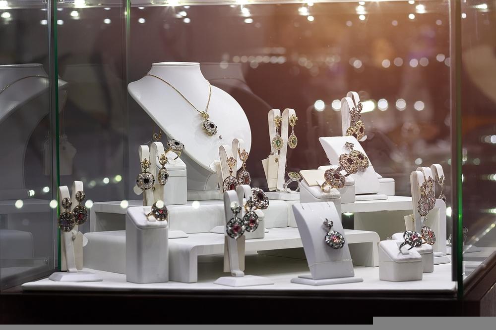 One Retail Stock with Decent Prospects – MHJ