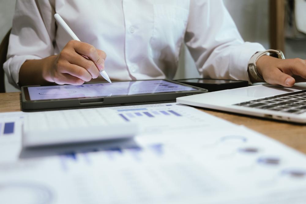 Contract Wins Aren't Enough — Can ITM Power Prove Its Business Model?