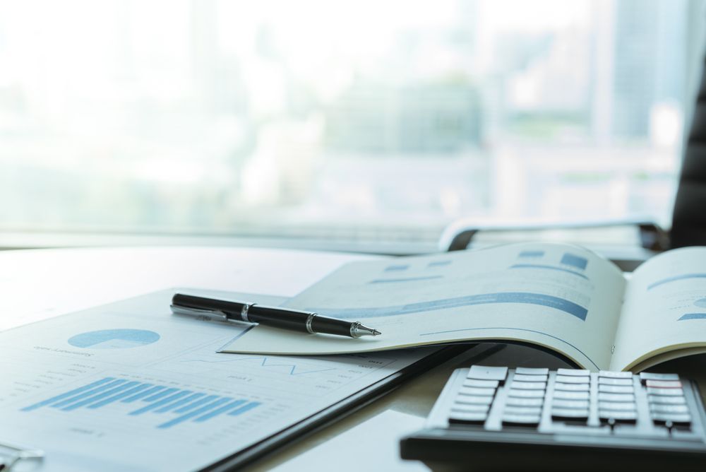Watch or Expensive for these two US Stocks: H&R Block and Niu Technologies