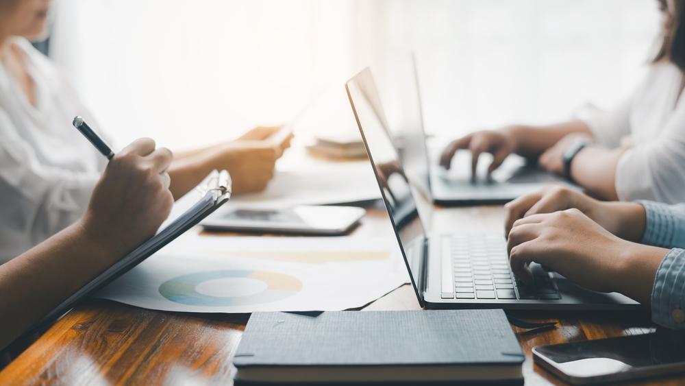 One NYSE-Listed Consumer Discretionary Company Demonstrating Sustained Top-Line Growth and Strong Cash Flow Resilience: MNSO