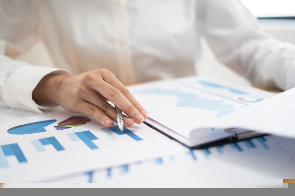 One NASDAQ Listed Semiconductors & Semiconductor Equipment Company at Resistance Level: ASML